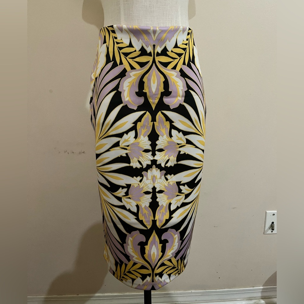 Elegant Black and Yellow Patterned Skirt